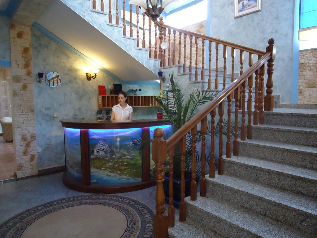 Hotel Koral 梅杜林 外观 照片