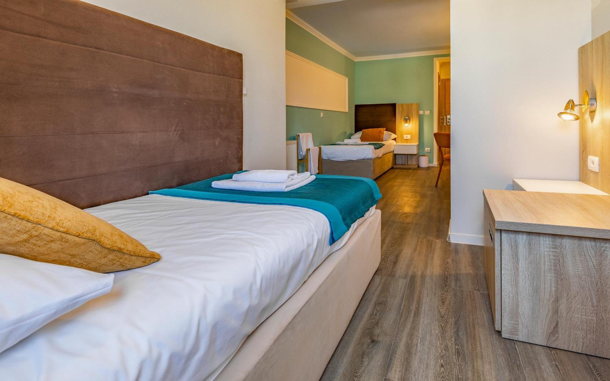 Hotel Koral 梅杜林 外观 照片