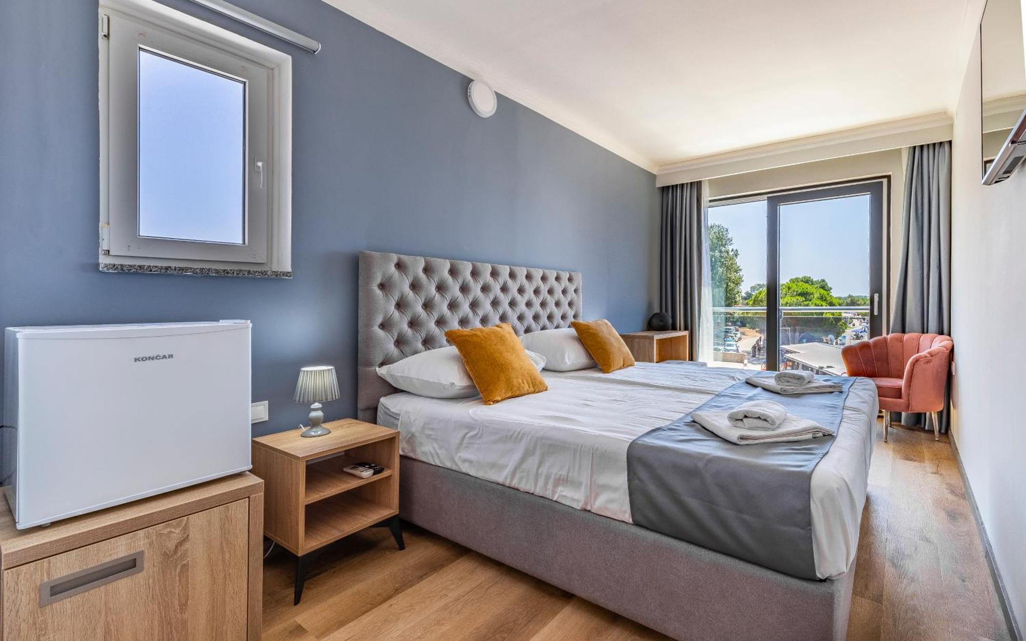 Hotel Koral 梅杜林 外观 照片