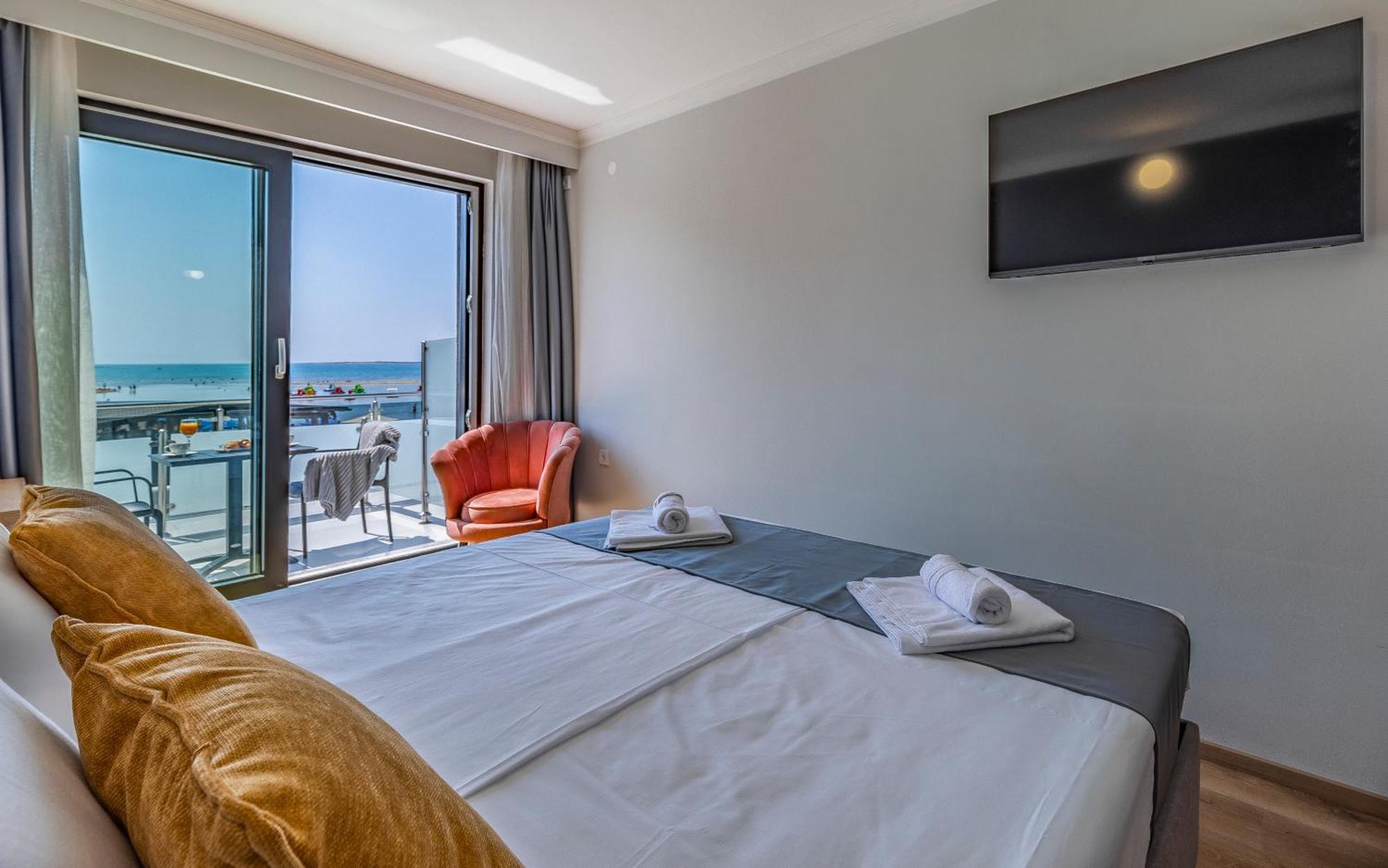Hotel Koral 梅杜林 外观 照片