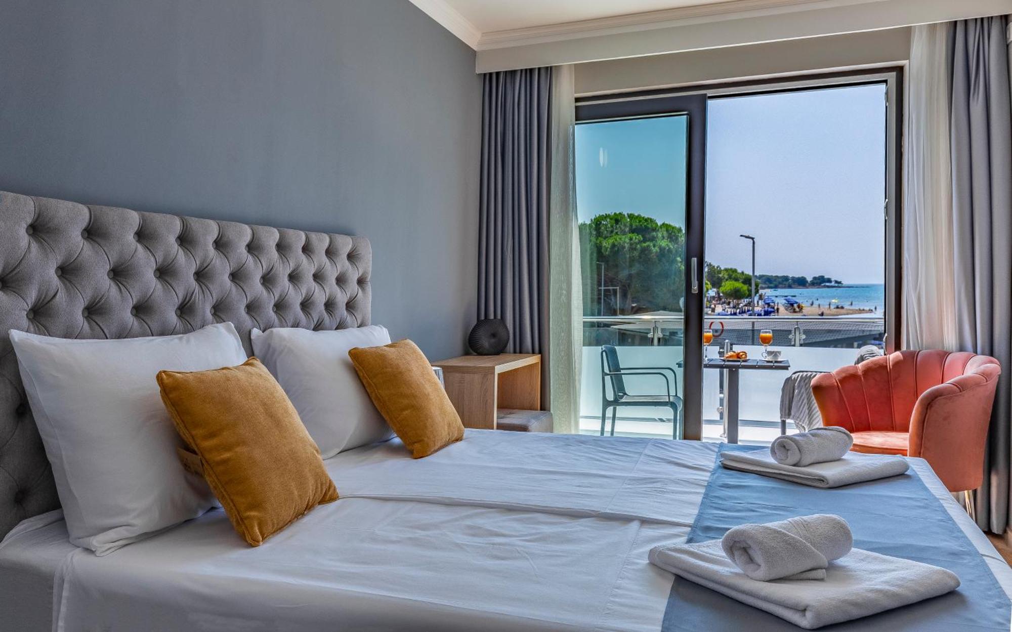 Hotel Koral 梅杜林 外观 照片