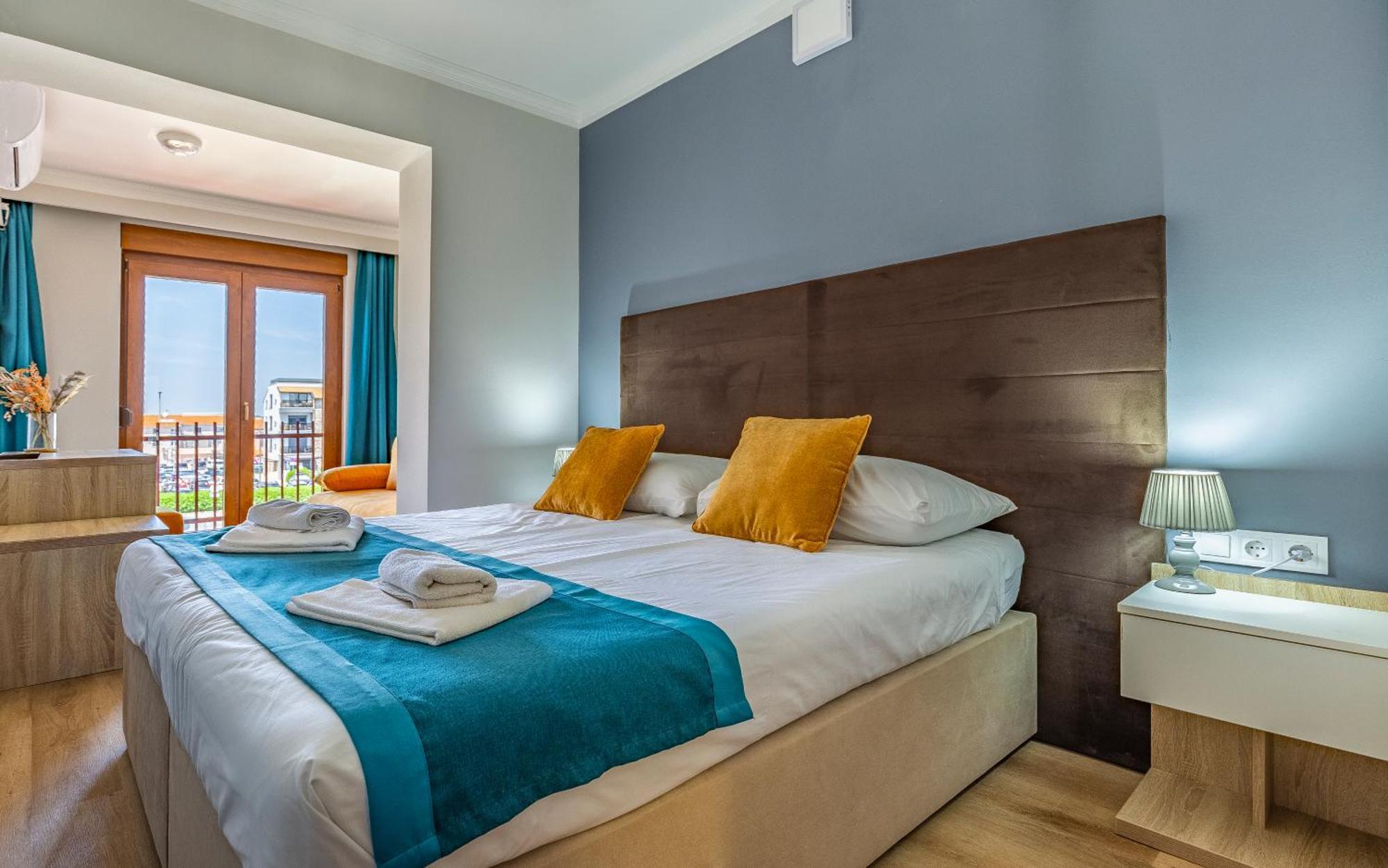 Hotel Koral 梅杜林 外观 照片