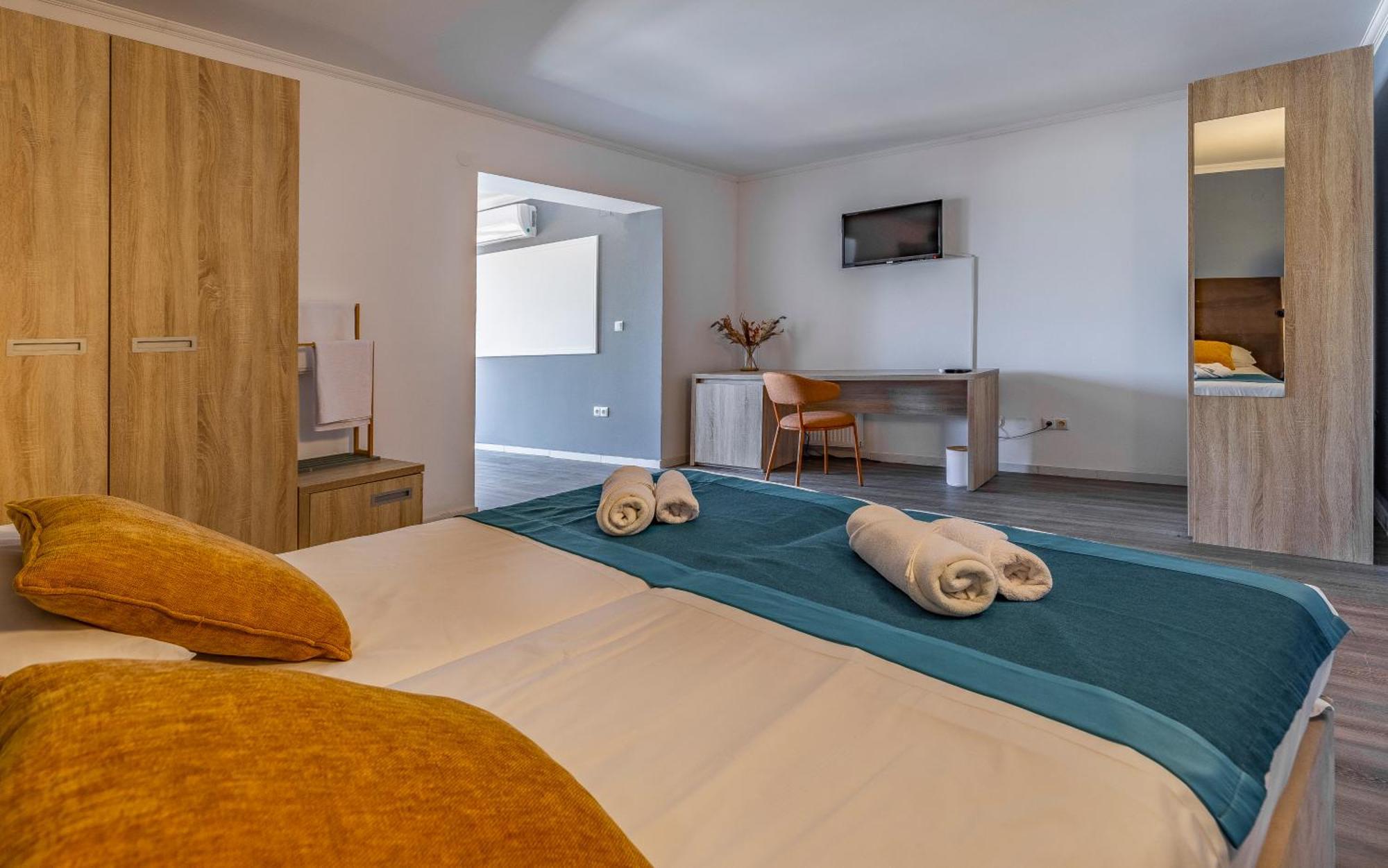 Hotel Koral 梅杜林 外观 照片