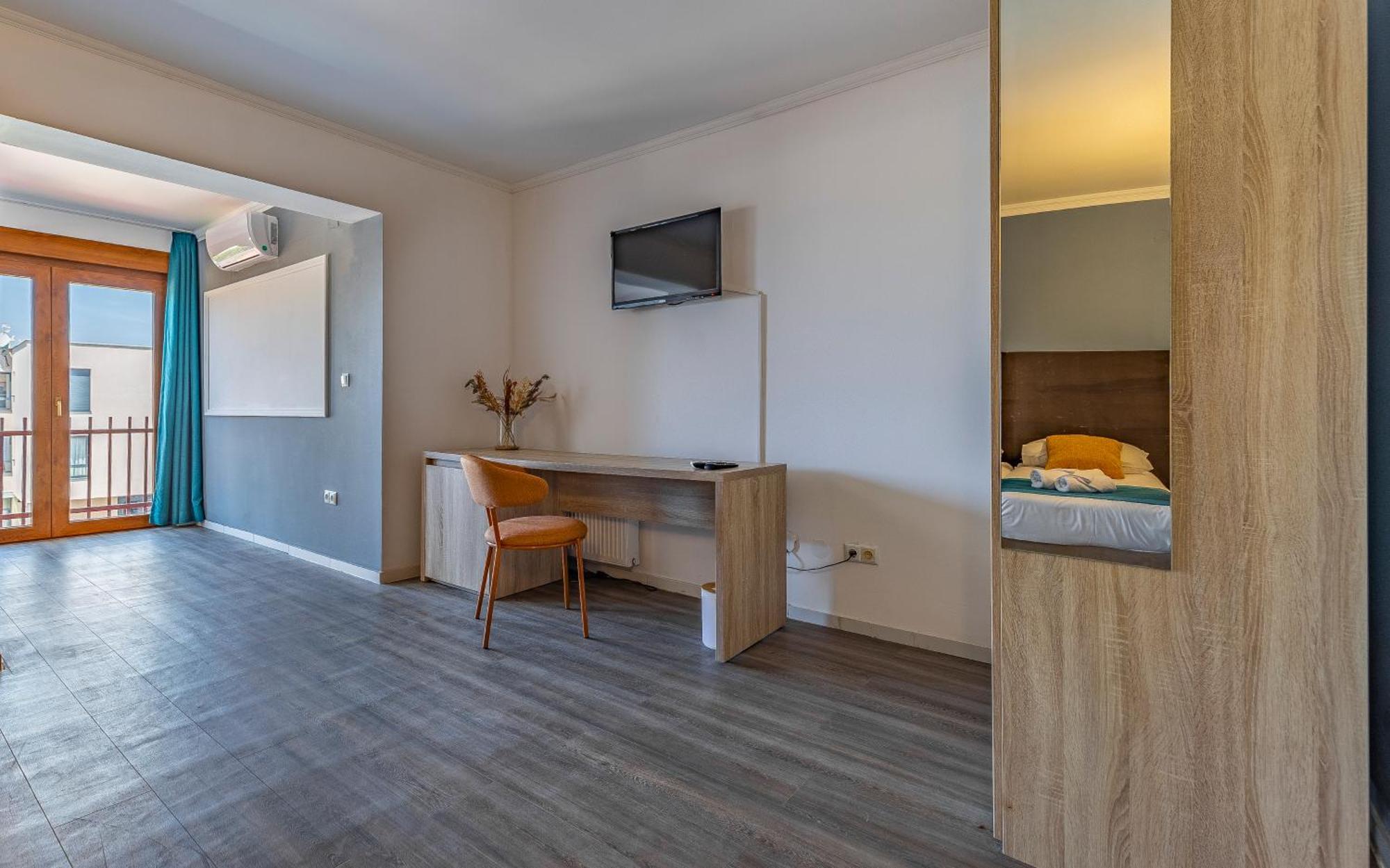 Hotel Koral 梅杜林 外观 照片